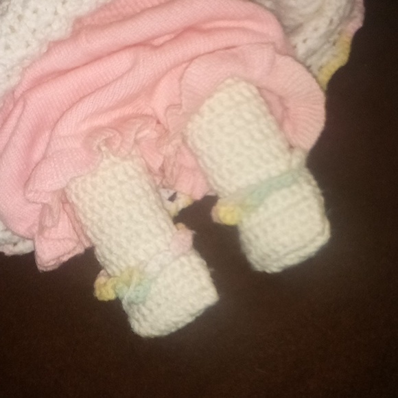 Vtg Wood cradle/crib w/doll - Picture 9 of 10